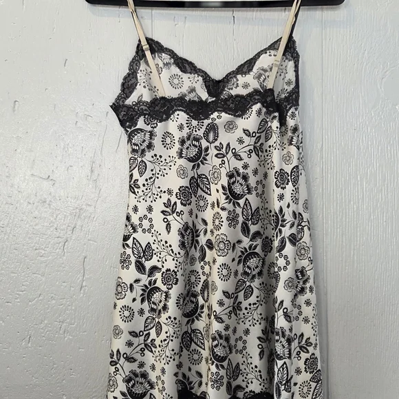 Victoria's Secret Black and White Lace Slip Dress Vintage - Picture 6 of 13